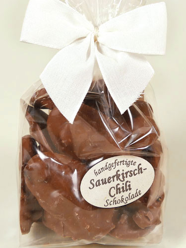 Sauerkirsch-Chili Fleckerl mit Vollmilch-Schokolade